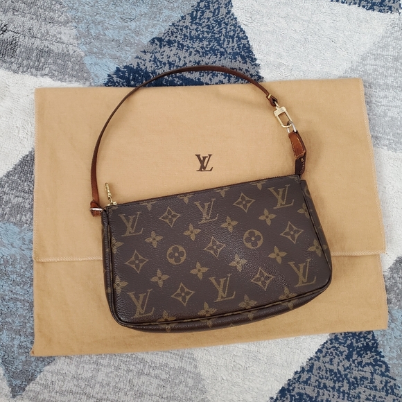 Louis Vuitton Handbags - Louis Vuitton Pochette accessories